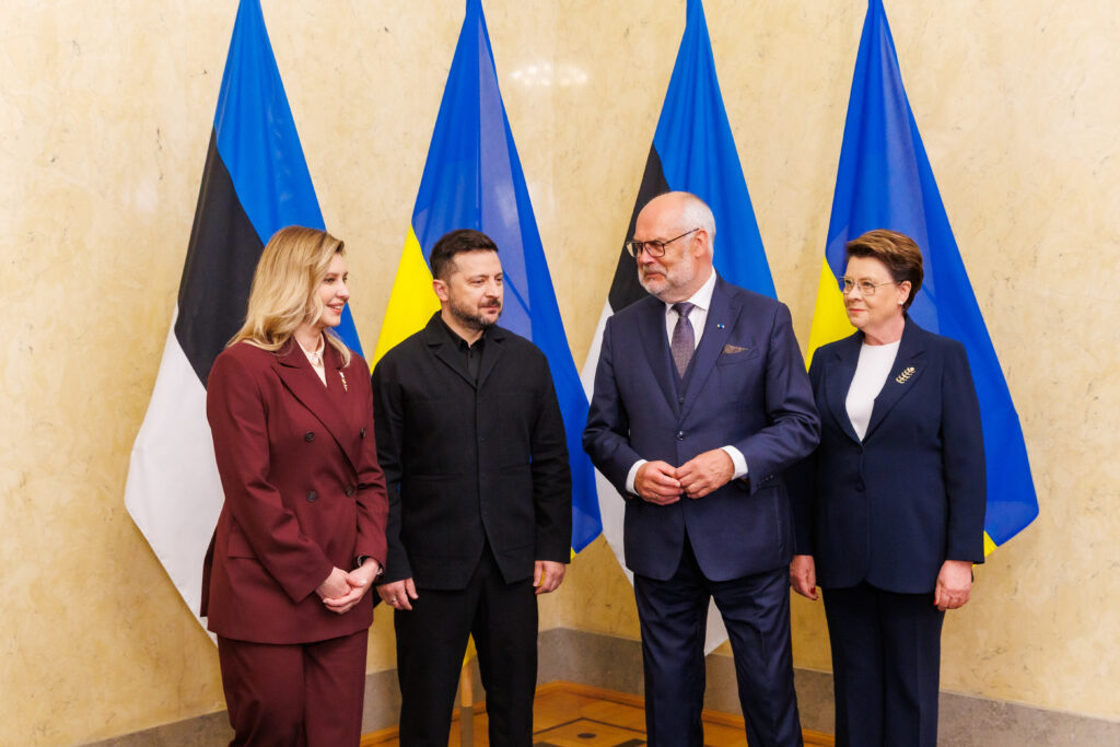 Ukraine’s First Lady, Olena Zelenska, the Ukrainian president, Volodymyr Zelenskyy, the Estonian president, Alar Karis, and Estonia’s First Lady, Sirje Karis, in Tallinn on 9 June 2026. Photo by Arno Mikkor.