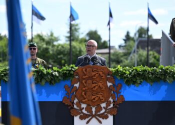 President Alar Karis speaking at the Victory Day parade in Rapla. Photo by Raigo Pajula.