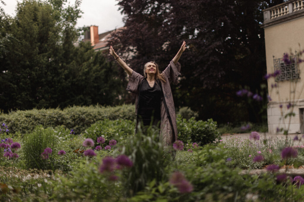Ingrid Lukas in Zürich. “When I sing, I become free. When I help others to sing, they become free,” she says. Photo by Alina Birjuk.