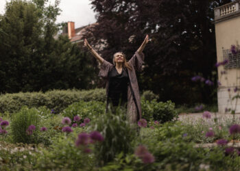 Ingrid Lukas in Zürich. “When I sing, I become free. When I help others to sing, they become free,” she says. Photo by Alina Birjuk.