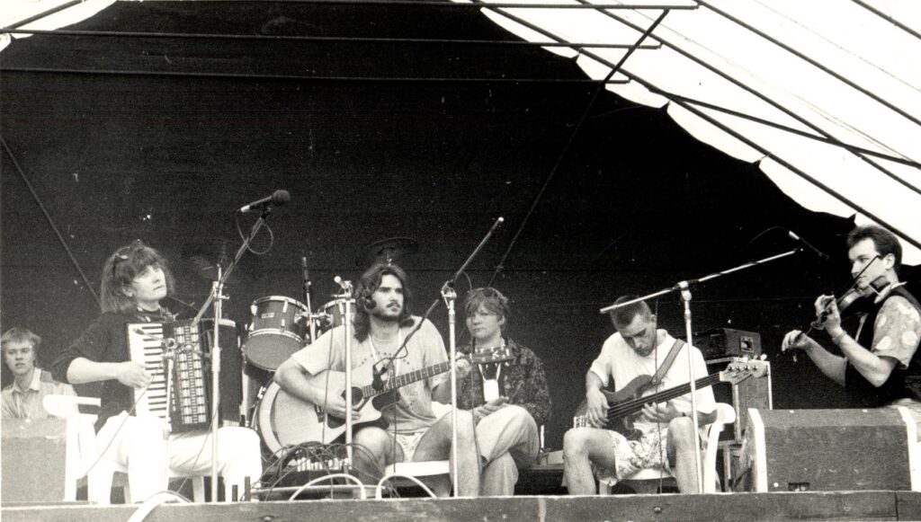 Musicians perform at the Viljandi Folk Music Festival in 1994, during the event’s formative years. Photo: Taavi Siimson.