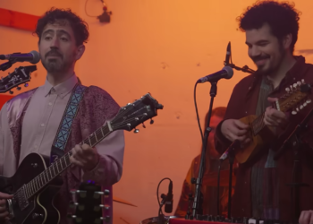 Pepi Prieto (left) and Tomás del Real, playing the charango, perform with Araukaaria at Konservatoorium in Viljandi in April 2026. Private collection.
