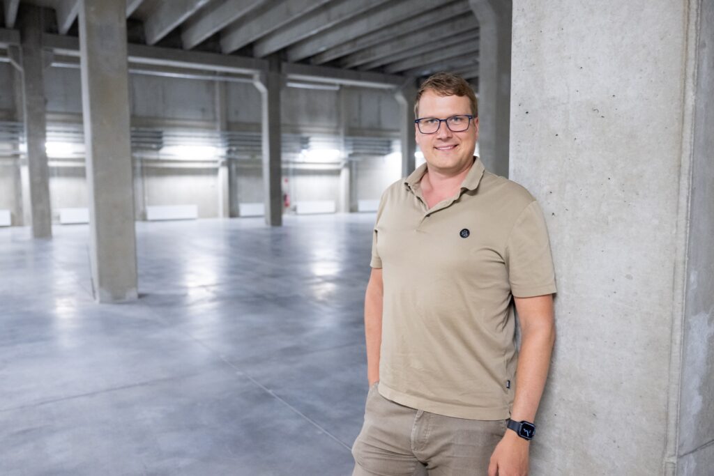 Tensor Estate co-founder Martin Salo inside a data hall at Greenergy Data Centers in Hüüru. Photo by Raigo Pajula.