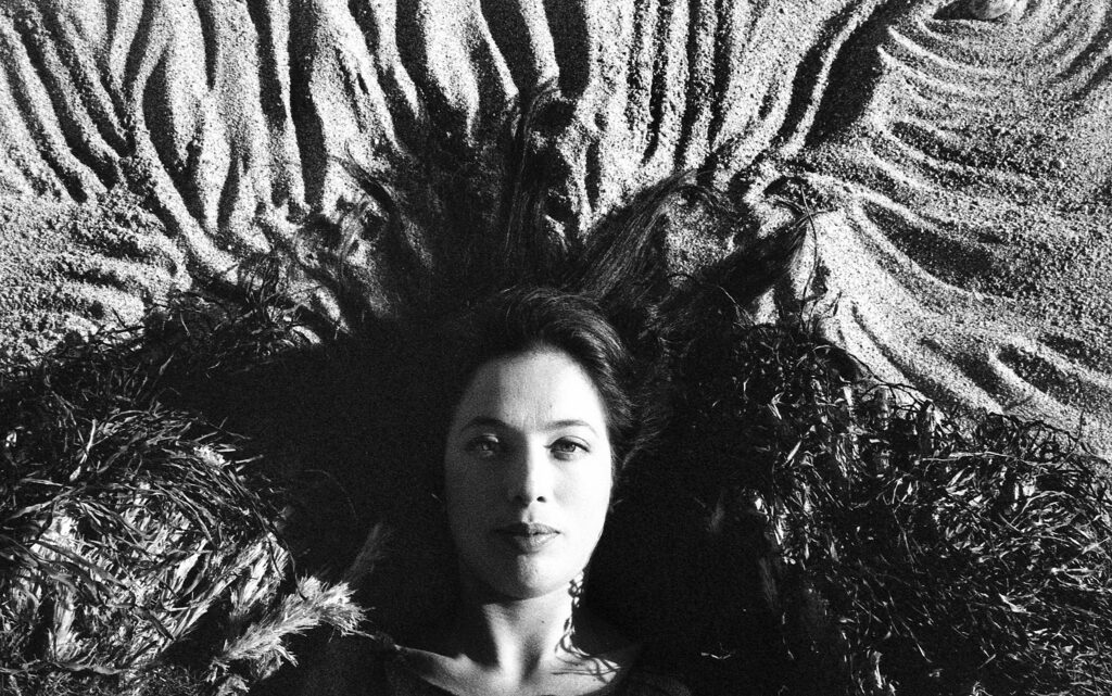 Luisa Briguglio blends Sicilian dialect and poetry with contemporary sounds, exploring memory, migration, exile and identity.