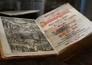 The title page of Piibli Ramat, se on keik se Jummala Sanna (“The Bible Book, that is, all the Word of God”), the first complete Bible in Estonian. Printed in 1739 in 6,015 copies, it helped shape the written language and expand its vocabulary. Photographed at the Estonian Literary Museum. Photo: Ivo Kruusamägi, CC BY-SA 4.0.