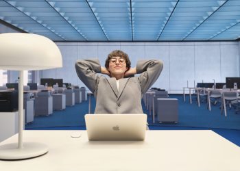 A woman takes a break at work. The photograph is illustrative; an estimated 9.9 per cent of Estonia’s working-age population is employed in knowledge-intensive jobs. Photo: Kalle Veesaar.