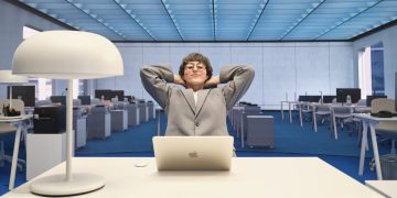 A woman takes a break at work. The photograph is illustrative; an estimated 9.9 per cent of Estonia’s working-age population is employed in knowledge-intensive jobs. Photo: Kalle Veesaar.